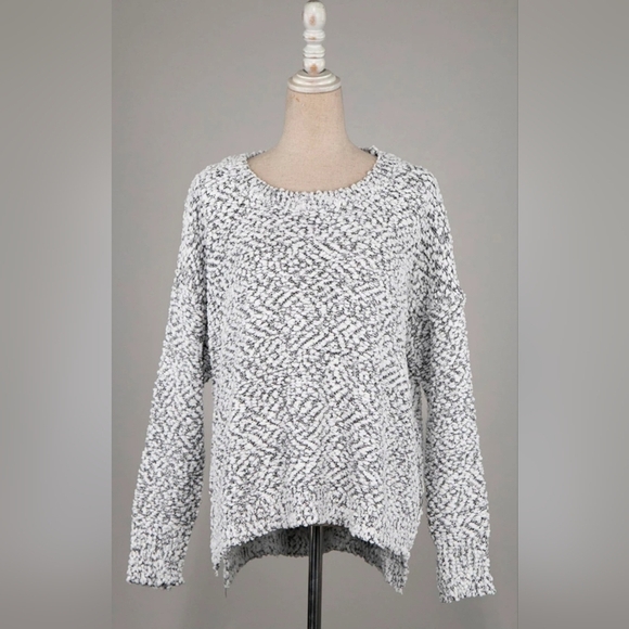 Bundle 2 Boutique Sweater for $60 Miracle Long Sleeve Popcorn Knit Tunic Sweater - Picture 1 of 3